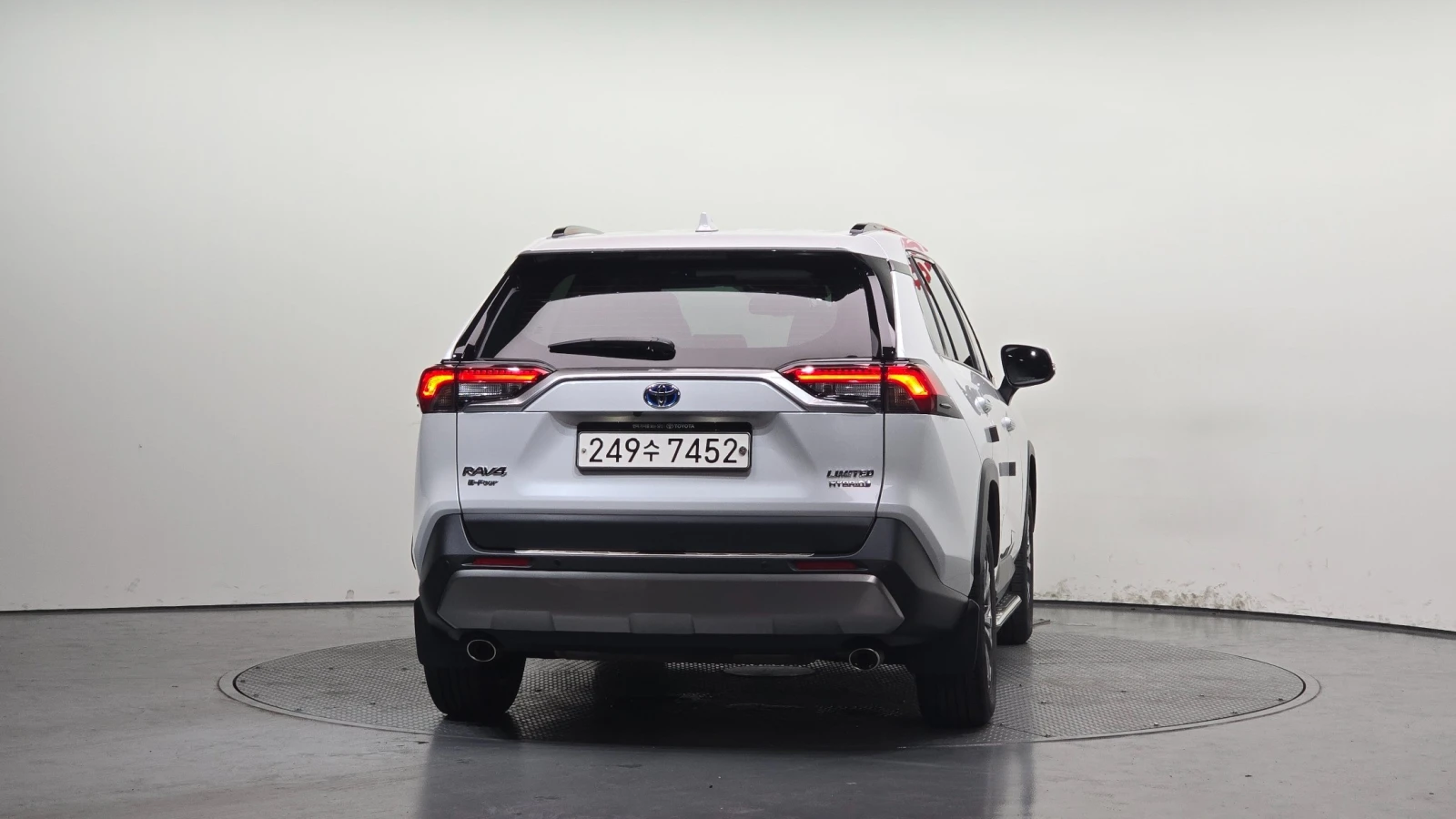 Toyota Rav4 4WD Limited Hybrid, снимка 4 - Автомобили и джипове - 56288807