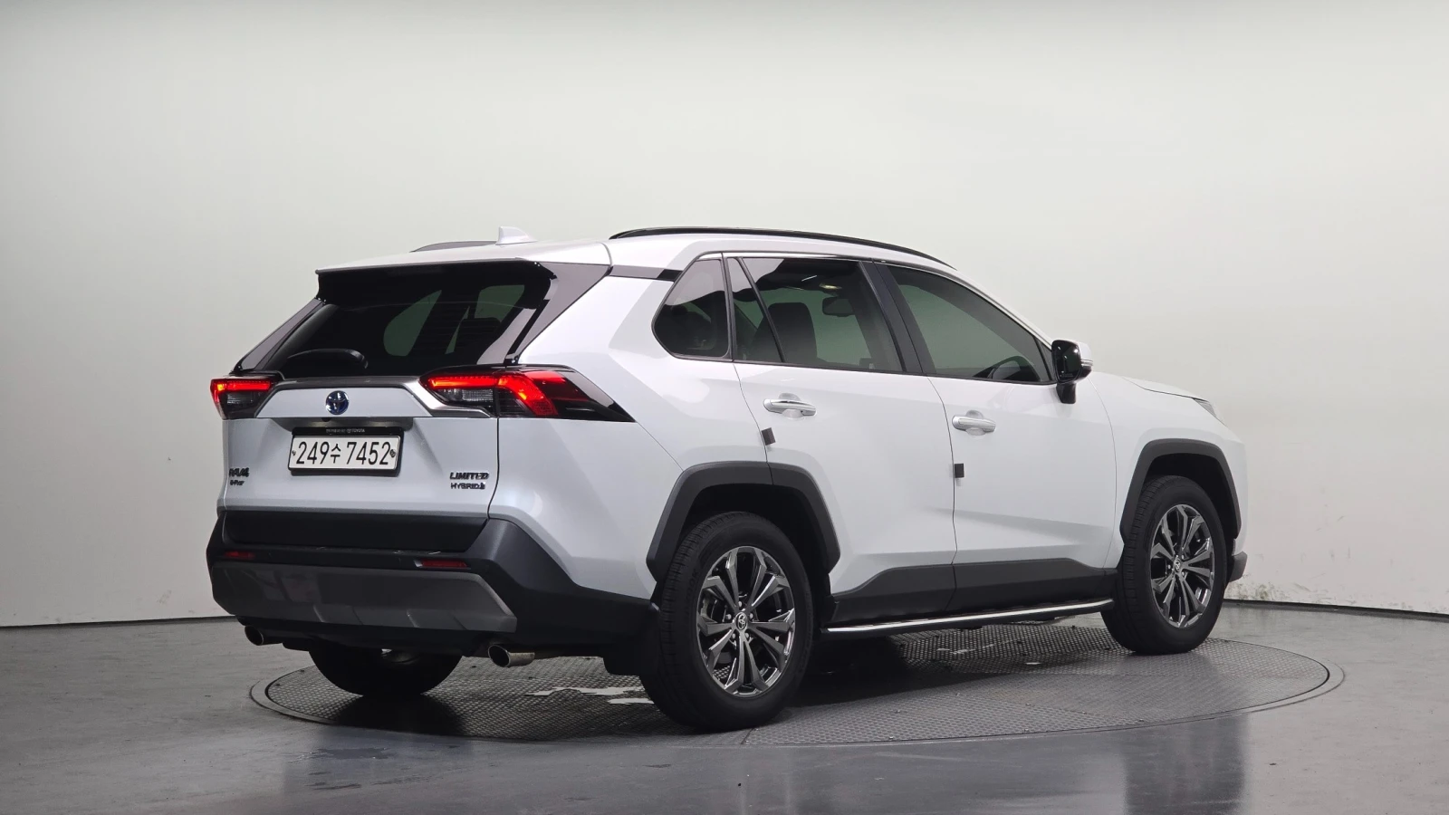 Toyota Rav4 4WD Limited Hybrid, снимка 2 - Автомобили и джипове - 56288807