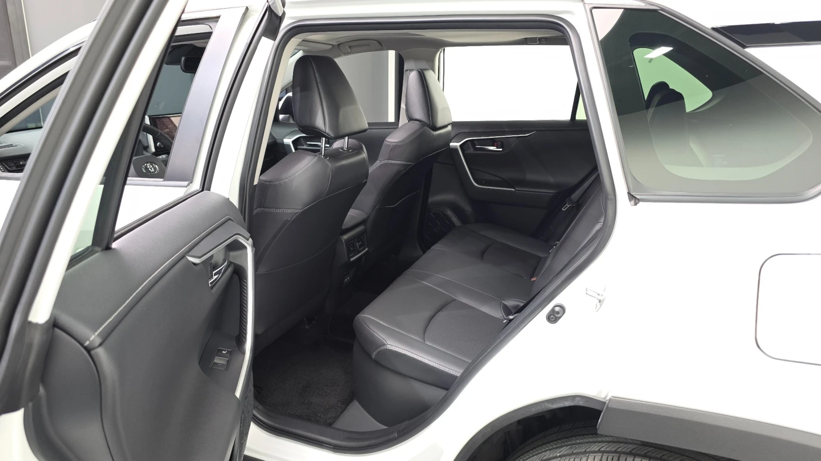 Toyota Rav4 4WD Limited Hybrid, снимка 10 - Автомобили и джипове - 56288807