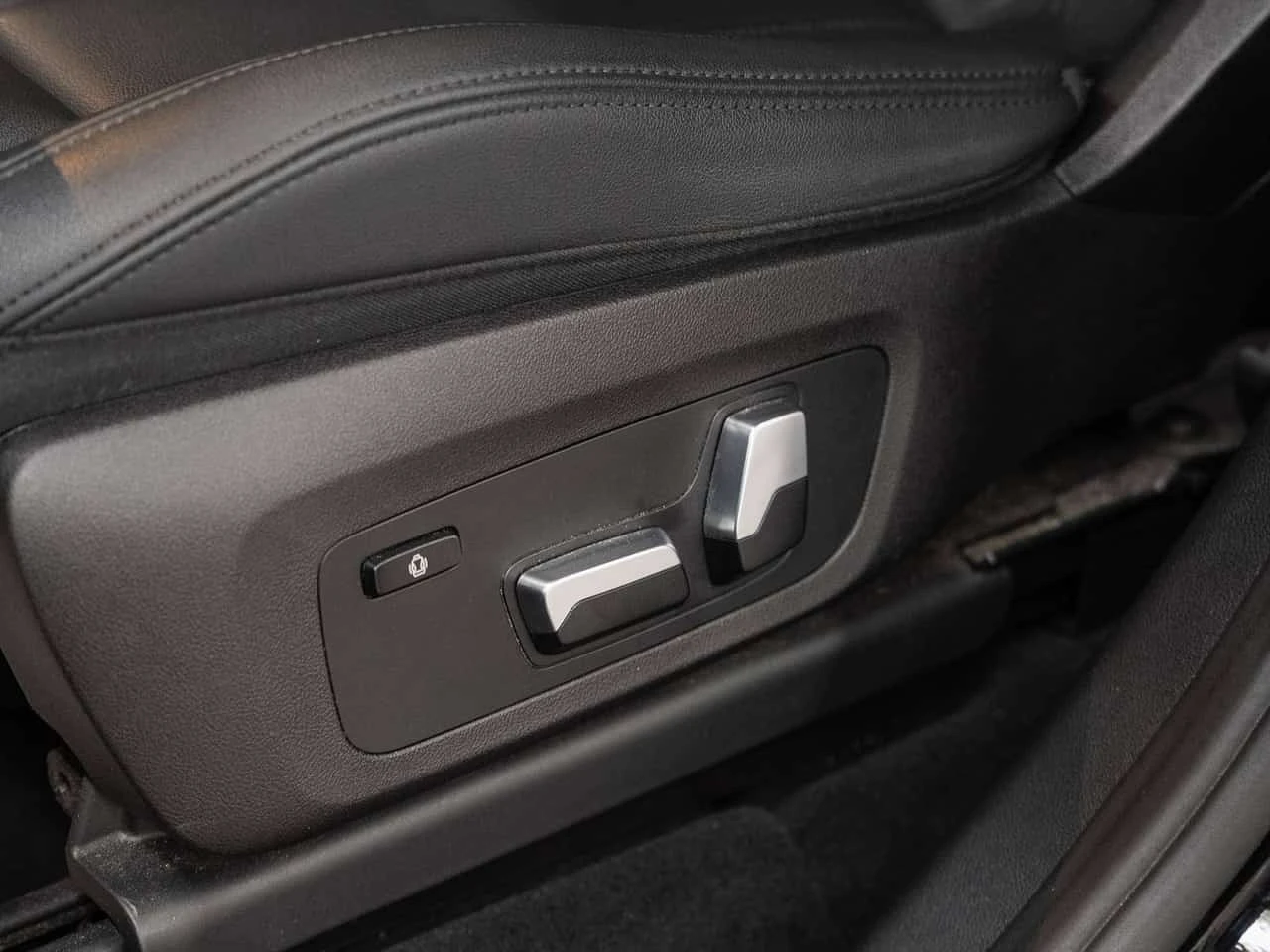 BMW X3 * 30i xDrive30 | Nav | Leather | Sunroof | BSM | C | Mobile.bg � ����������� 15