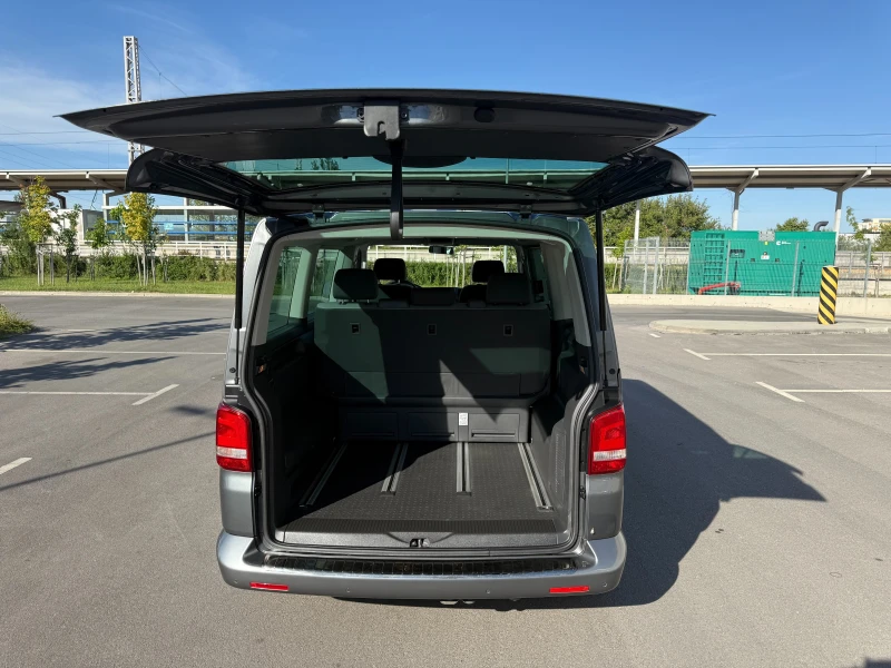 VW Multivan 2.0 TDI* STARLINE* ПЕРФЕКТЕН* , снимка 13 - Бусове и автобуси - 51623908