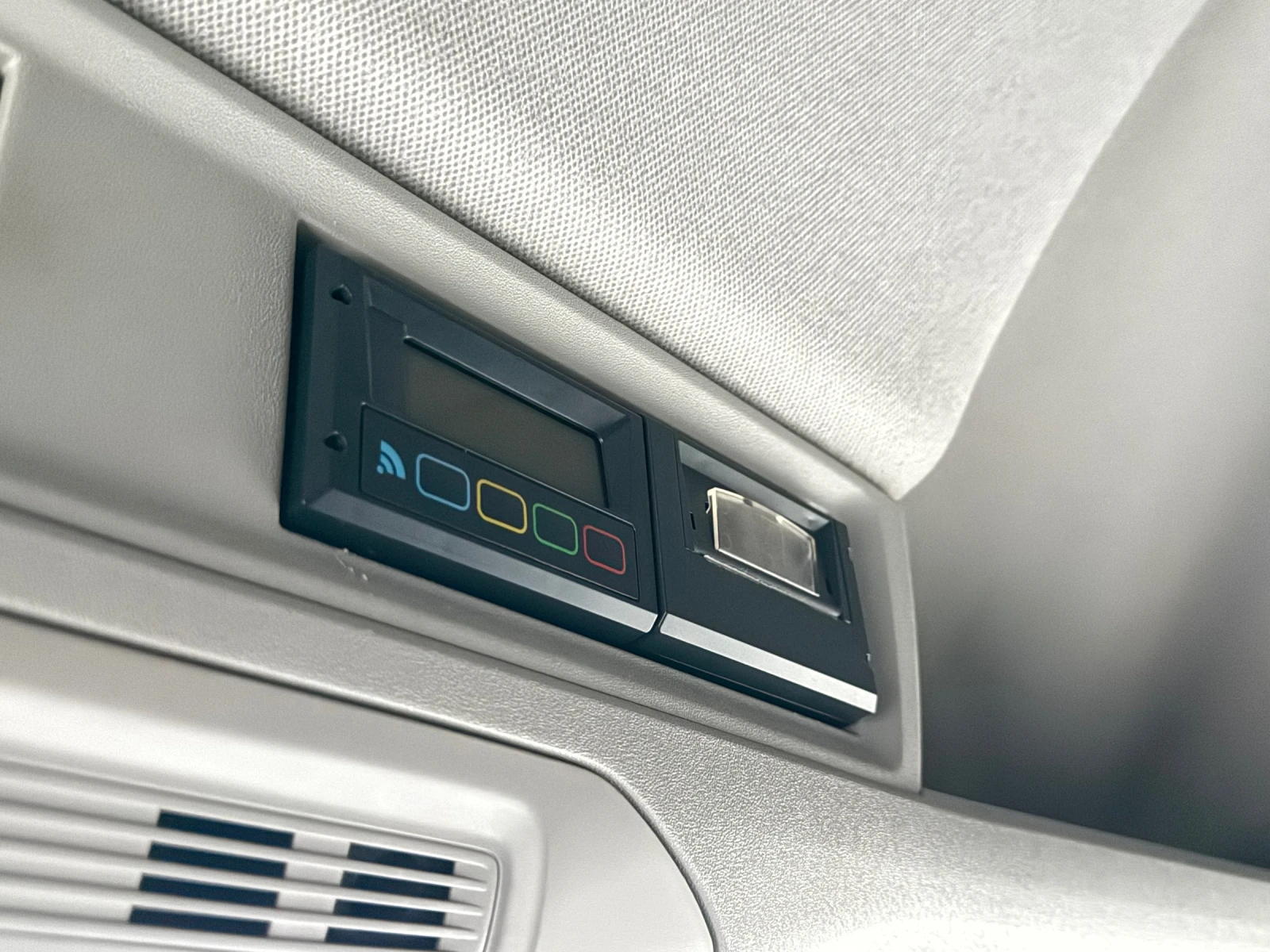 VW Crafter ХЛАДИЛЕН KONVEKTA КАРАН ОТ АПТЕКА КАТОНОВ ОБСЛУЖЕН, снимка 17 - Бусове и автобуси - 54179448