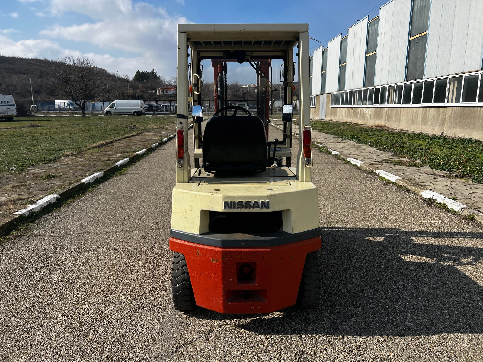  Nissan   /   | Mobile.bg   4