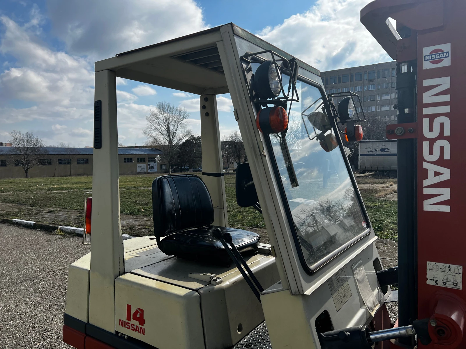  Nissan   /   | Mobile.bg   11