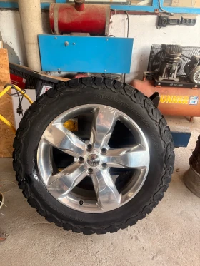 Джанти с гуми и Фланци за Jeep/Dodge 5x127, снимка 1