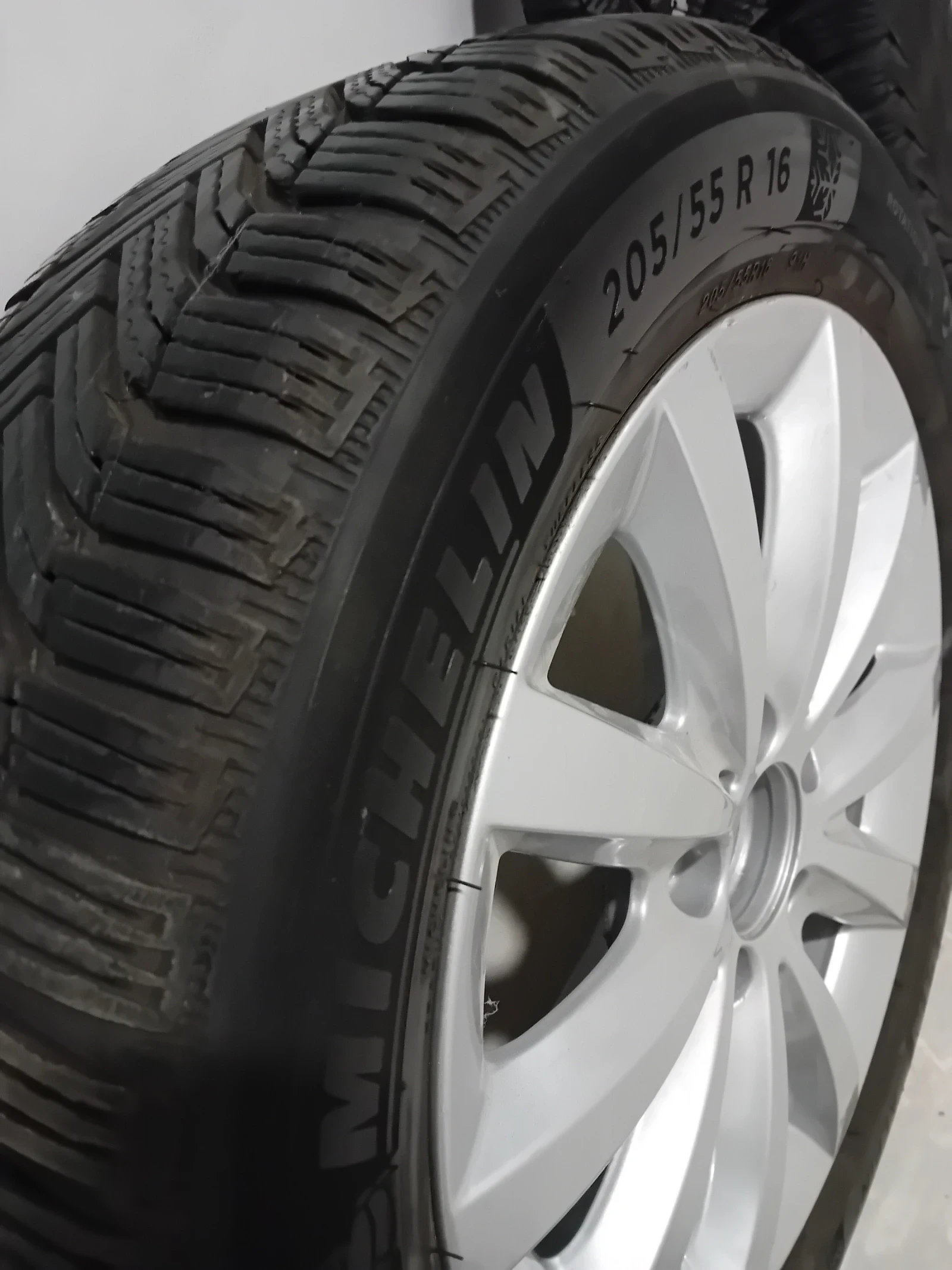 Гуми с джанти Michelin 255/55R16, снимка 3 - Гуми и джанти - 53430137