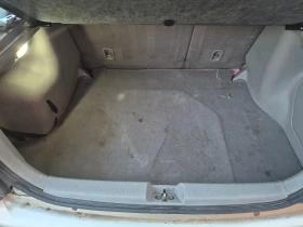 Mazda 323 F, снимка 6