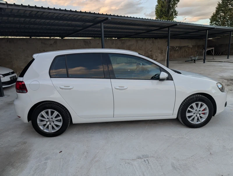 VW Golf 1.6 TDI, снимка 3 - Автомобили и джипове - 47453593