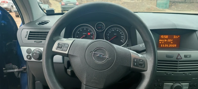 Opel Astra 1.6, снимка 10 - Автомобили и джипове - 48667170