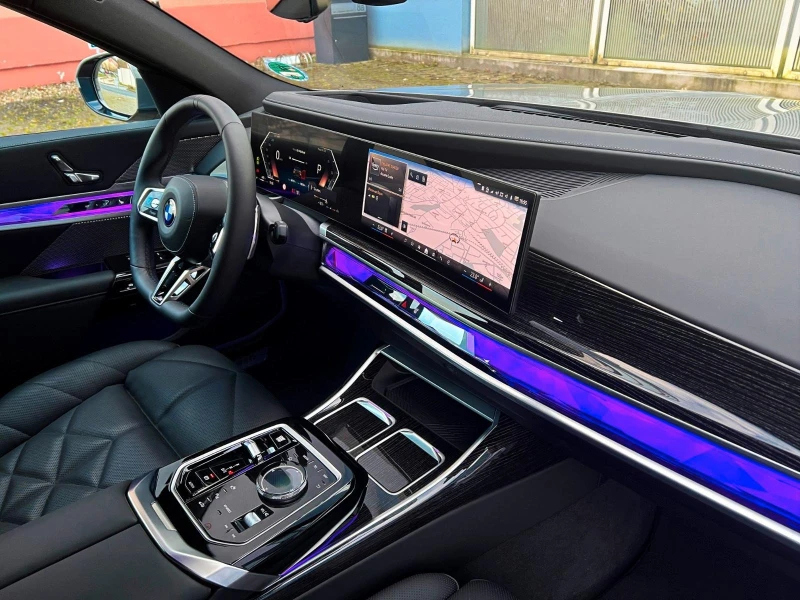 BMW 740 d/xDrive/M-SPORT/THEATRE SCREEN/B&W/ICONIC GLOW/  , снимка 10 - Автомобили и джипове - 52615380