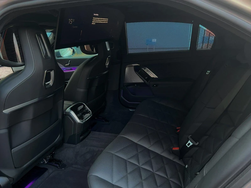 BMW 740 d/xDrive/M-SPORT/THEATRE SCREEN/B&W/ICONIC GLOW/  , снимка 13 - Автомобили и джипове - 52615380