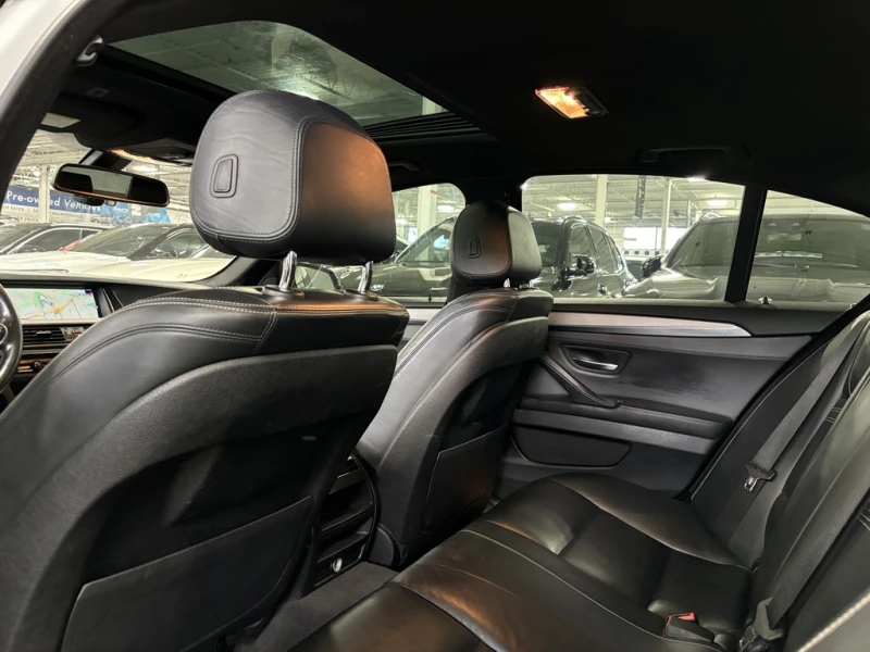 BMW 528 xDrive* M pack* PANO* Кожа* Подгрев* Камера* Premi, снимка 16 - Автомобили и джипове - 52788484