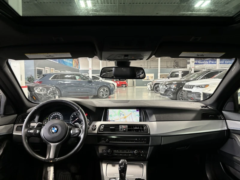 BMW 528 xDrive* M pack* PANO* Кожа* Подгрев* Камера* Premi, снимка 13 - Автомобили и джипове - 52788484