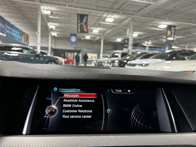 BMW 528 xDrive* M pack* PANO* Кожа* Подгрев* Камера* Premi, снимка 15 - Автомобили и джипове - 52788484