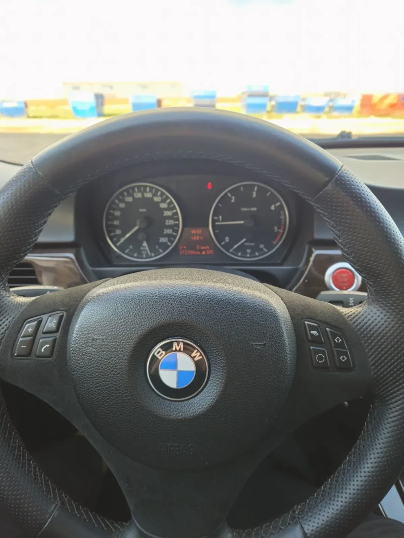 BMW 320, снимка 7 - Автомобили и джипове - 52978401