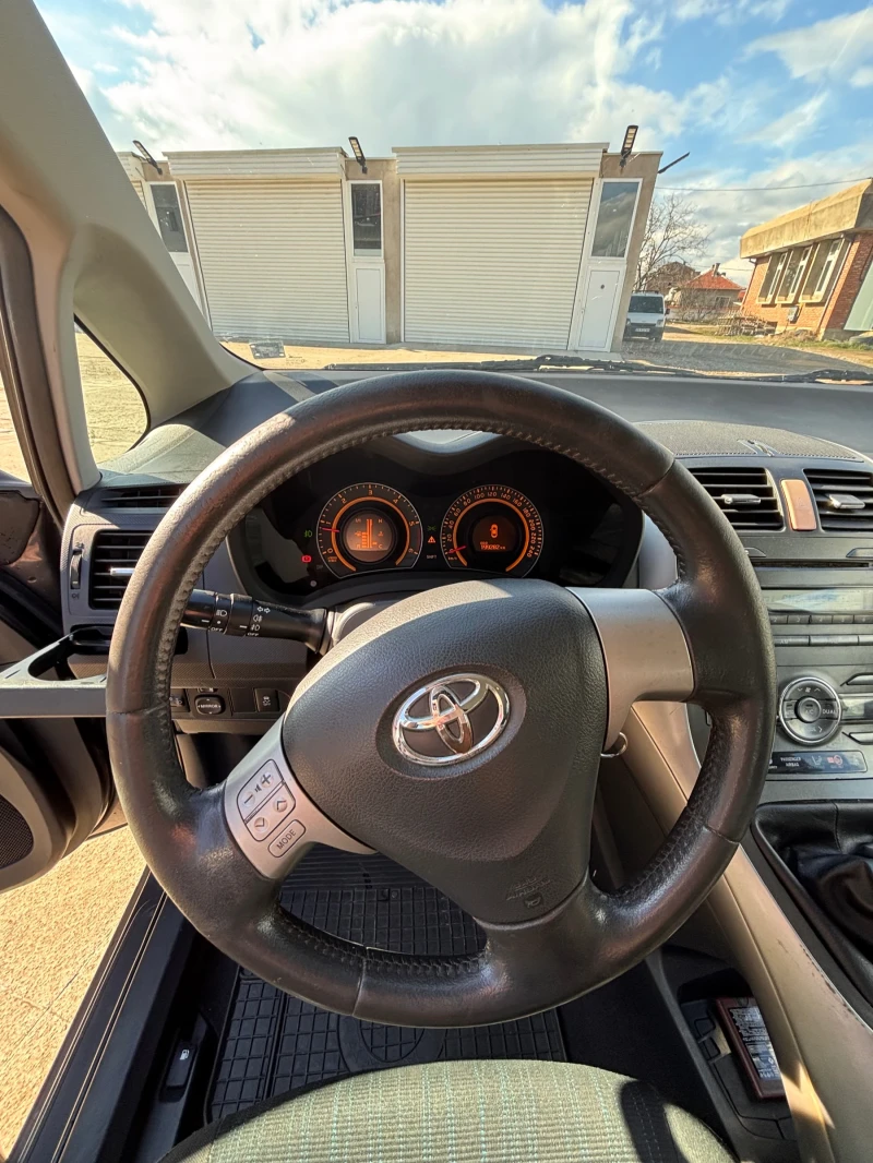 Toyota Auris 2.0D 126к.с, снимка 11 - Автомобили и джипове - 53401932
