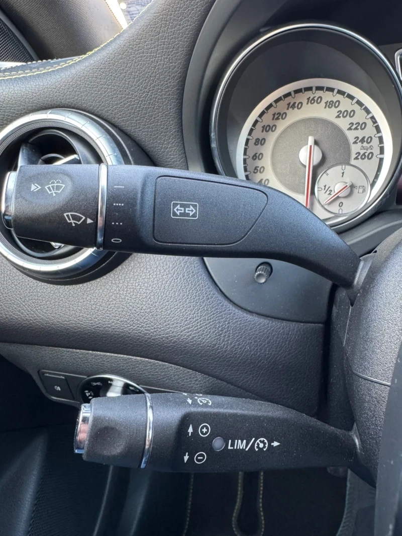Mercedes-Benz CLA 200 Edition 1, снимка 17 - Автомобили и джипове - 52648655