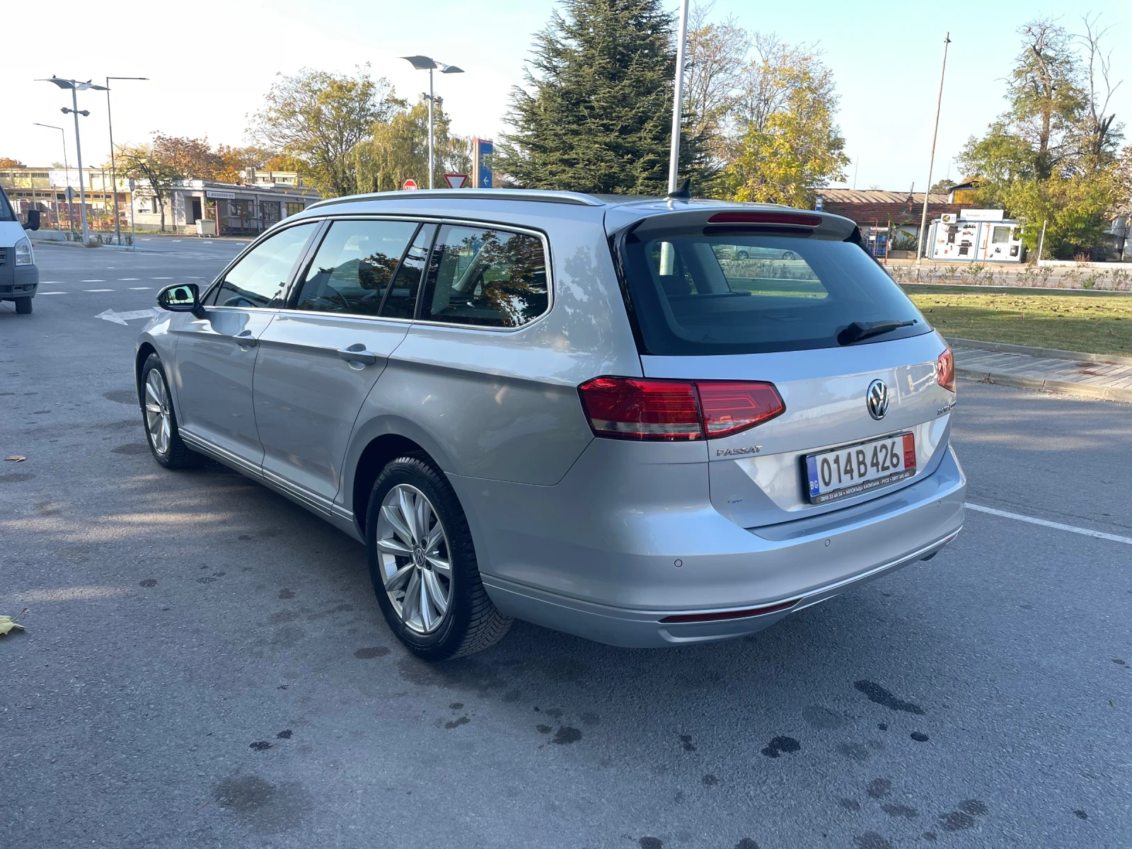 VW Passat 2.0 TDi 150кс DSG ergoComfort Distronic - изображение 4