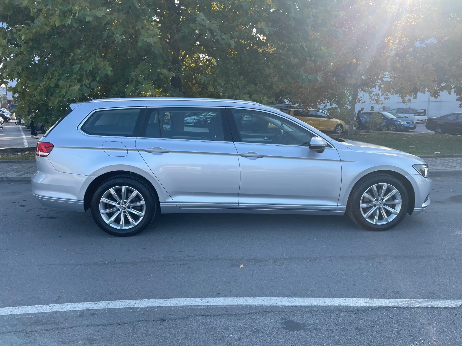 VW Passat 2.0 TDi 150кс DSG ergoComfort Distronic - изображение 7