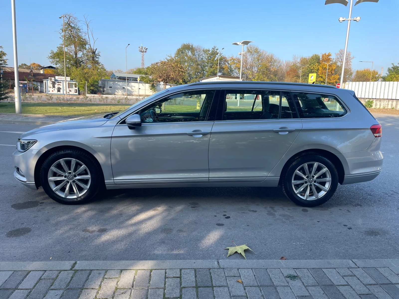 VW Passat 2.0 TDi 150кс DSG ergoComfort Distronic - изображение 3