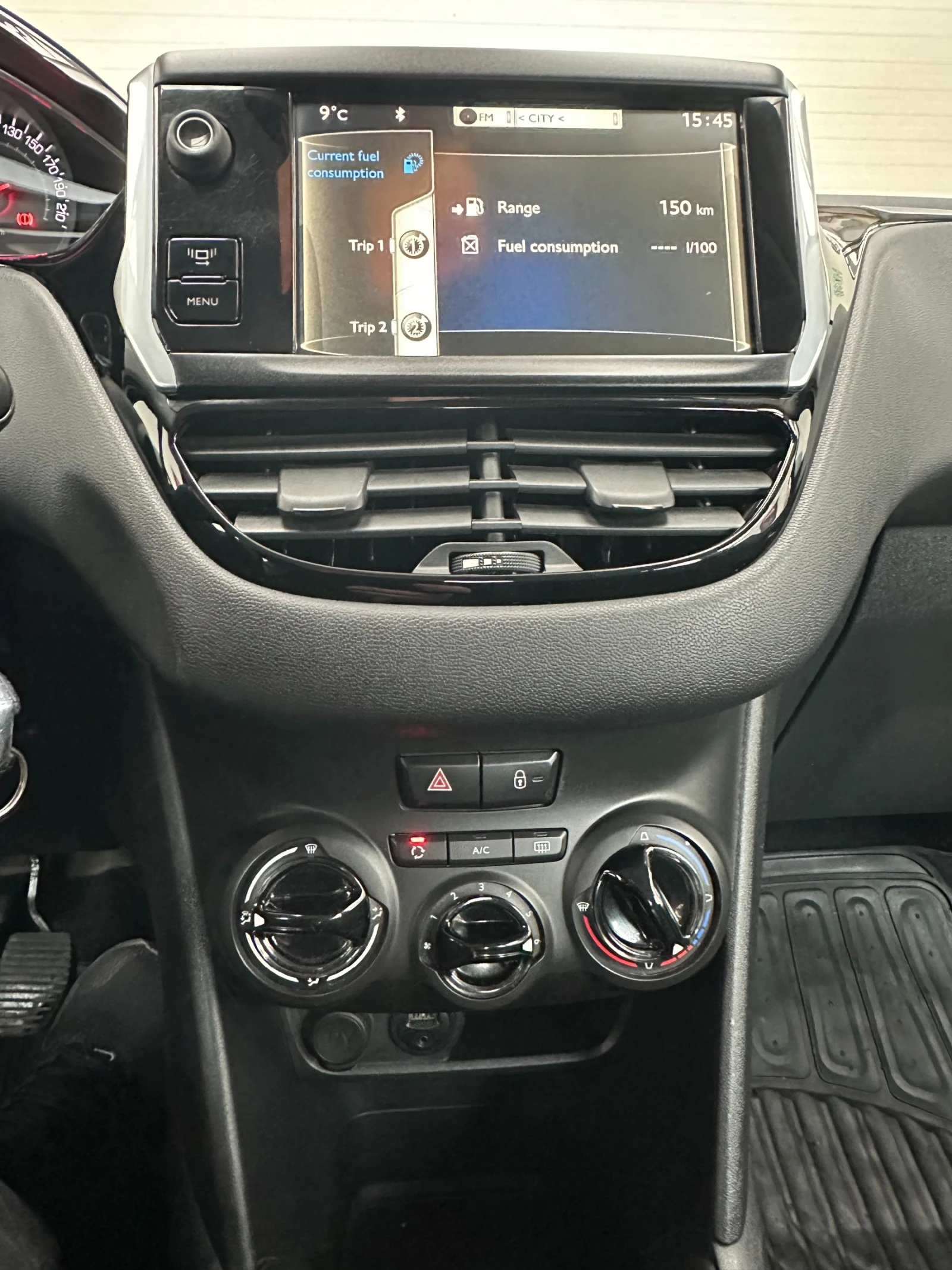 Peugeot 208  - изображение 9