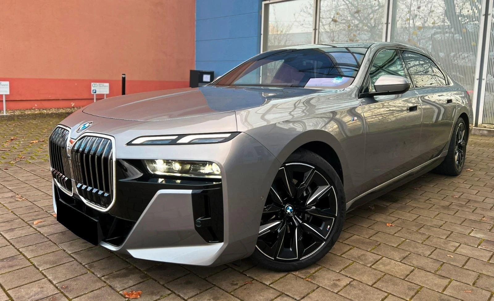 BMW 740 d/xDrive/M-SPORT/THEATRE SCREEN/B&W/ICONIC GLOW/   - изображение 2