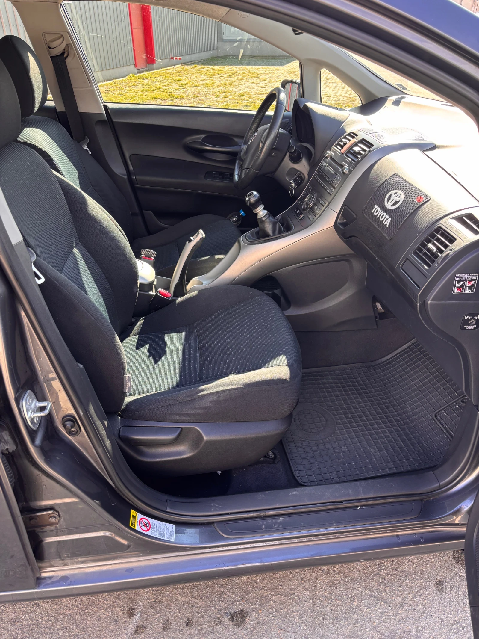 Toyota Auris 2.0D 126�.� | Mobile.bg � ����������� 10