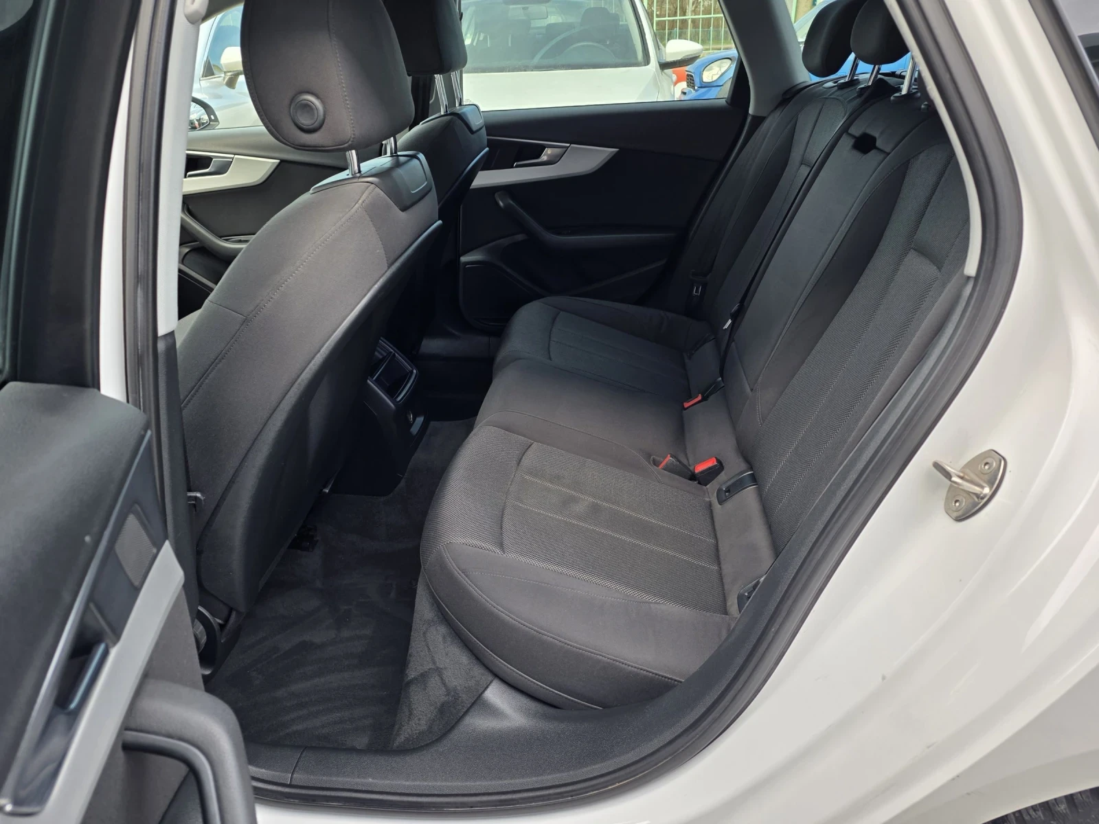 Audi A4 2.0tdi quattro , снимка 10 - Автомобили и джипове - 53813444