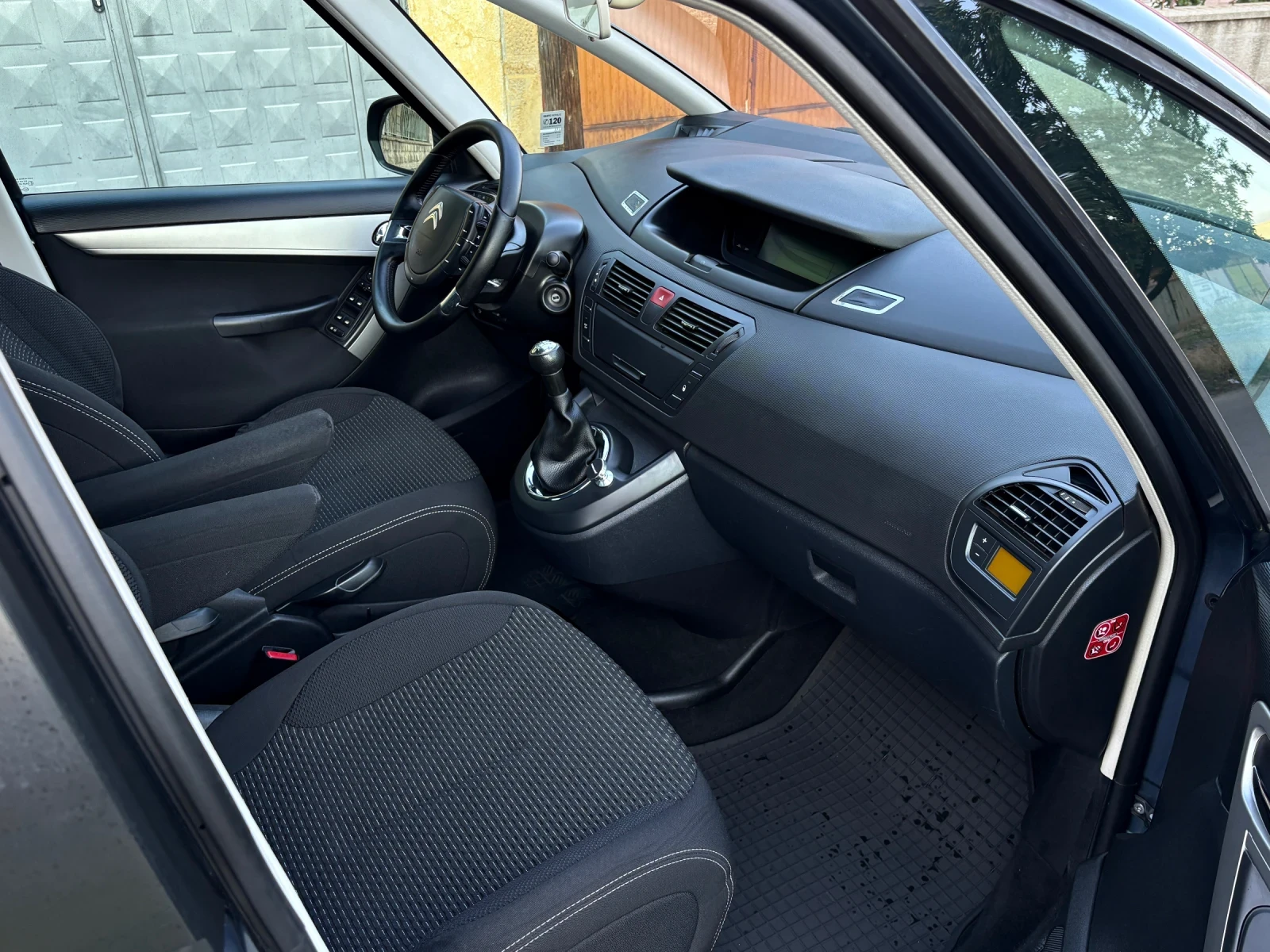 Citroen C4 Picasso 1.6i ФЕЙСЛИФТ#  Лед светлини#  Ексклузив#, снимка 8 - Автомобили и джипове - 54084579