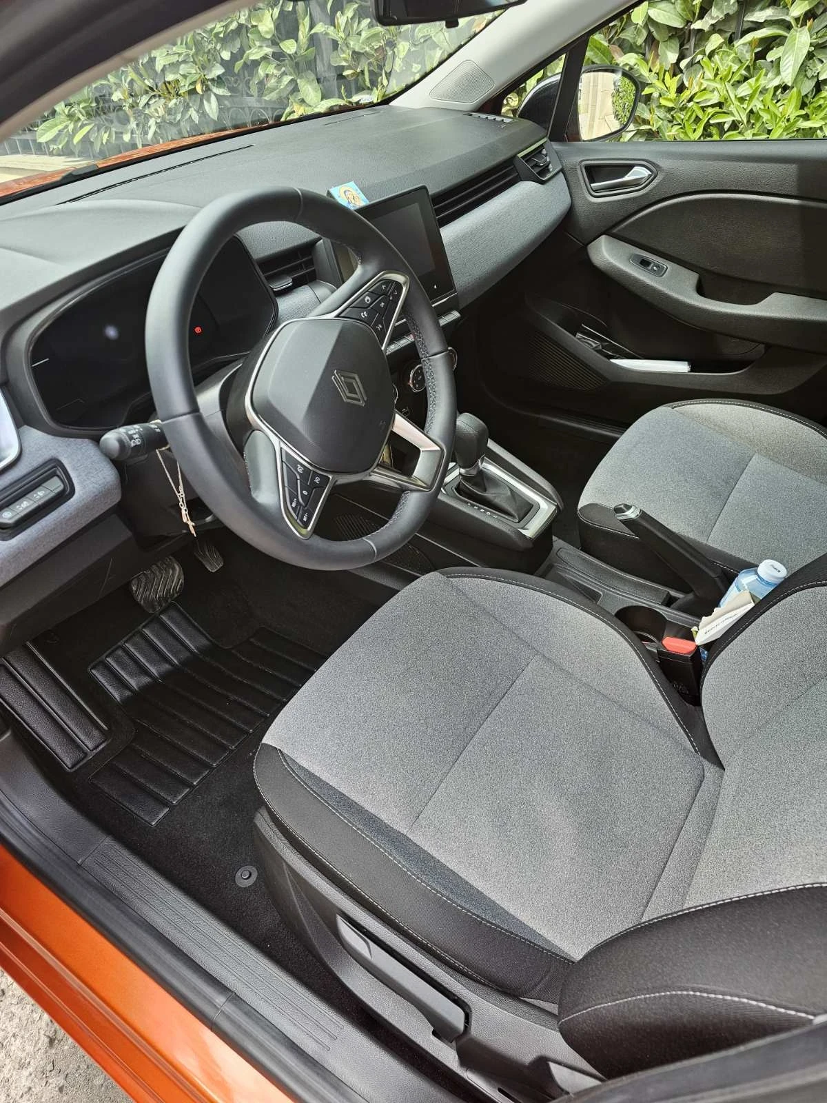 Renault Clio, снимка 2 - Автомобили и джипове - 54496531