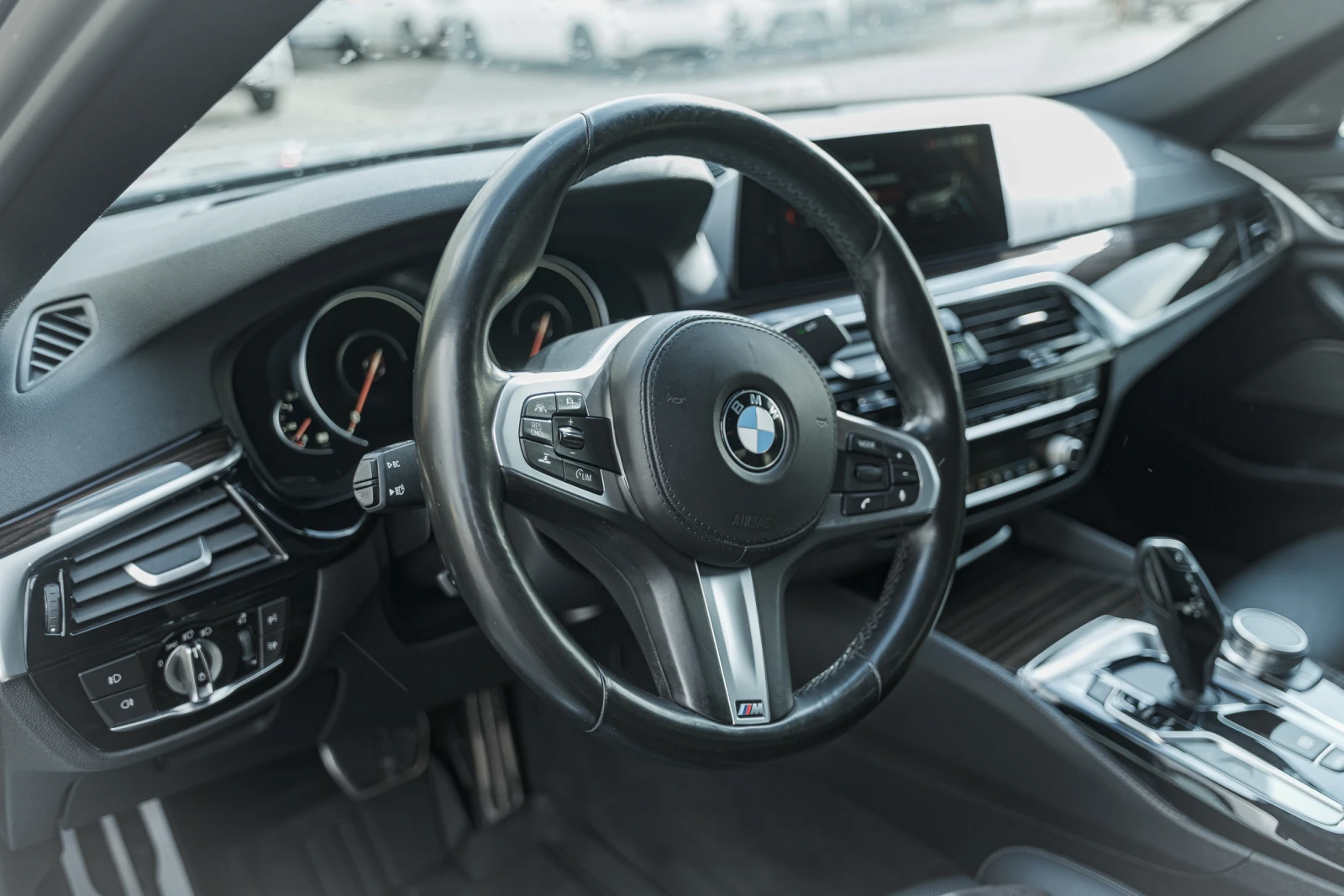 BMW 530E, снимка 8 - Автомобили и джипове - 54582875
