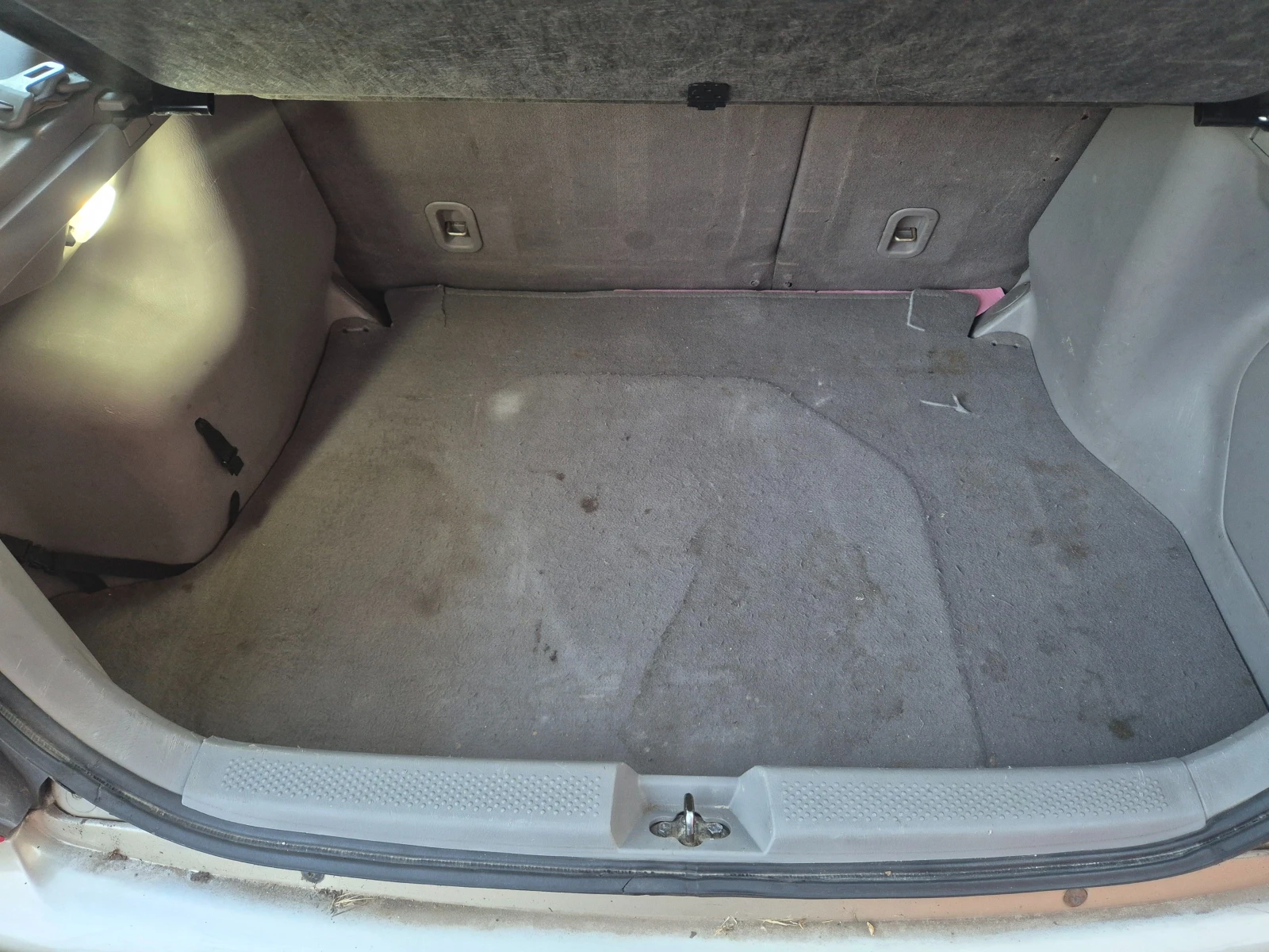 Mazda 323 F, снимка 6 - Автомобили и джипове - 55797831