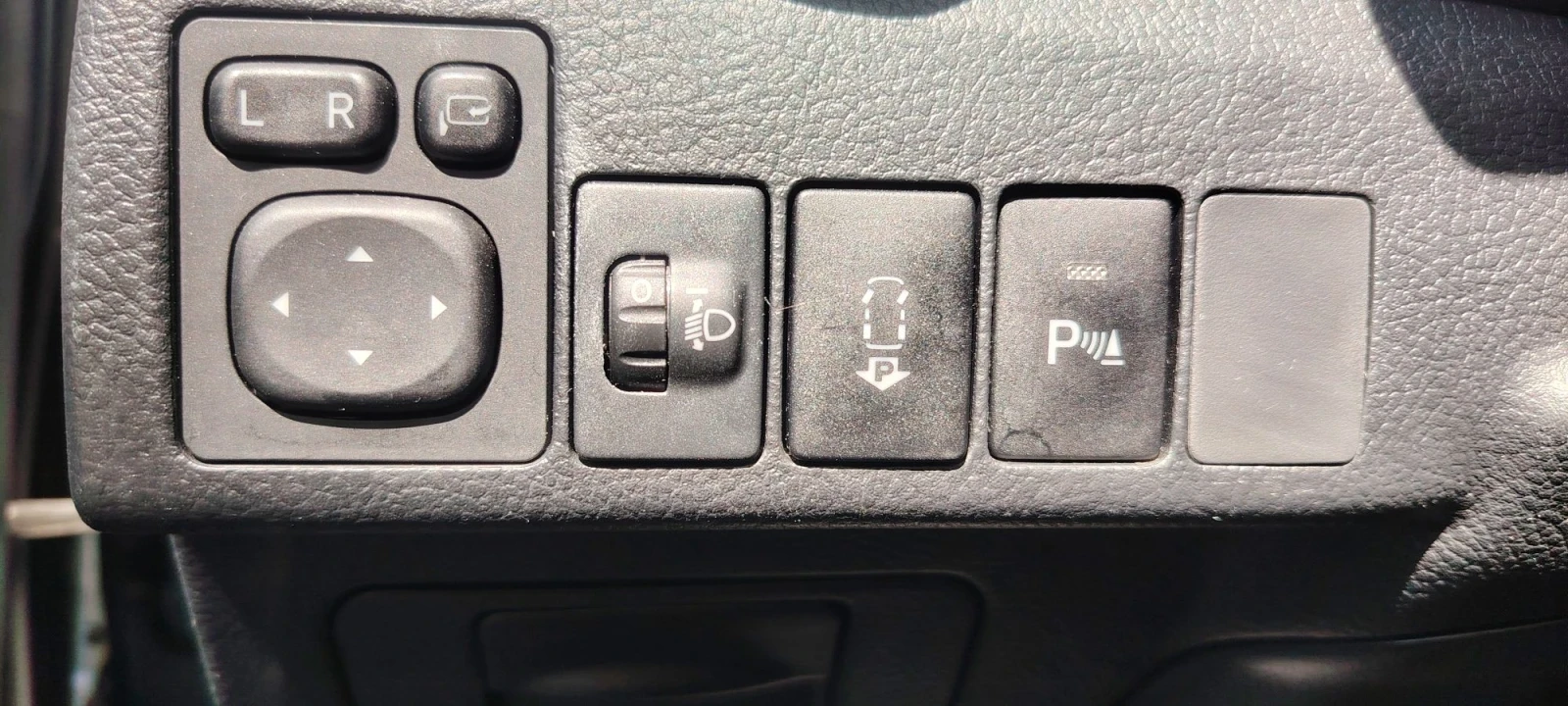 Toyota Auris, снимка 16 - Автомобили и джипове - 55988596