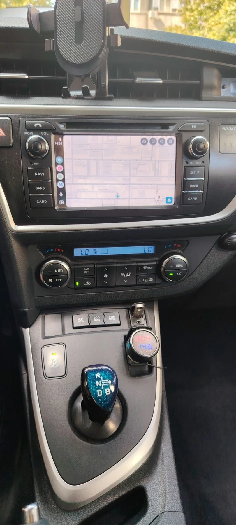 Toyota Auris, снимка 8 - Автомобили и джипове - 55988596