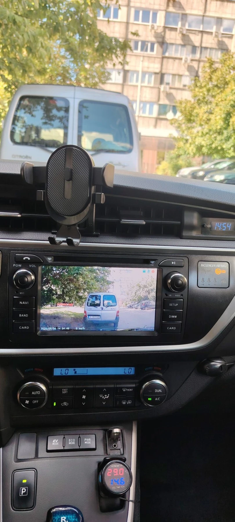 Toyota Auris, снимка 13 - Автомобили и джипове - 55988596
