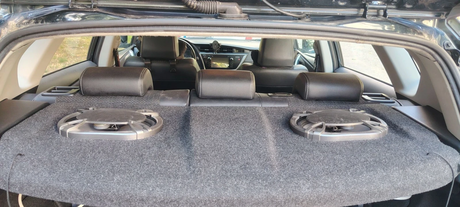 Toyota Auris, снимка 6 - Автомобили и джипове - 55988596