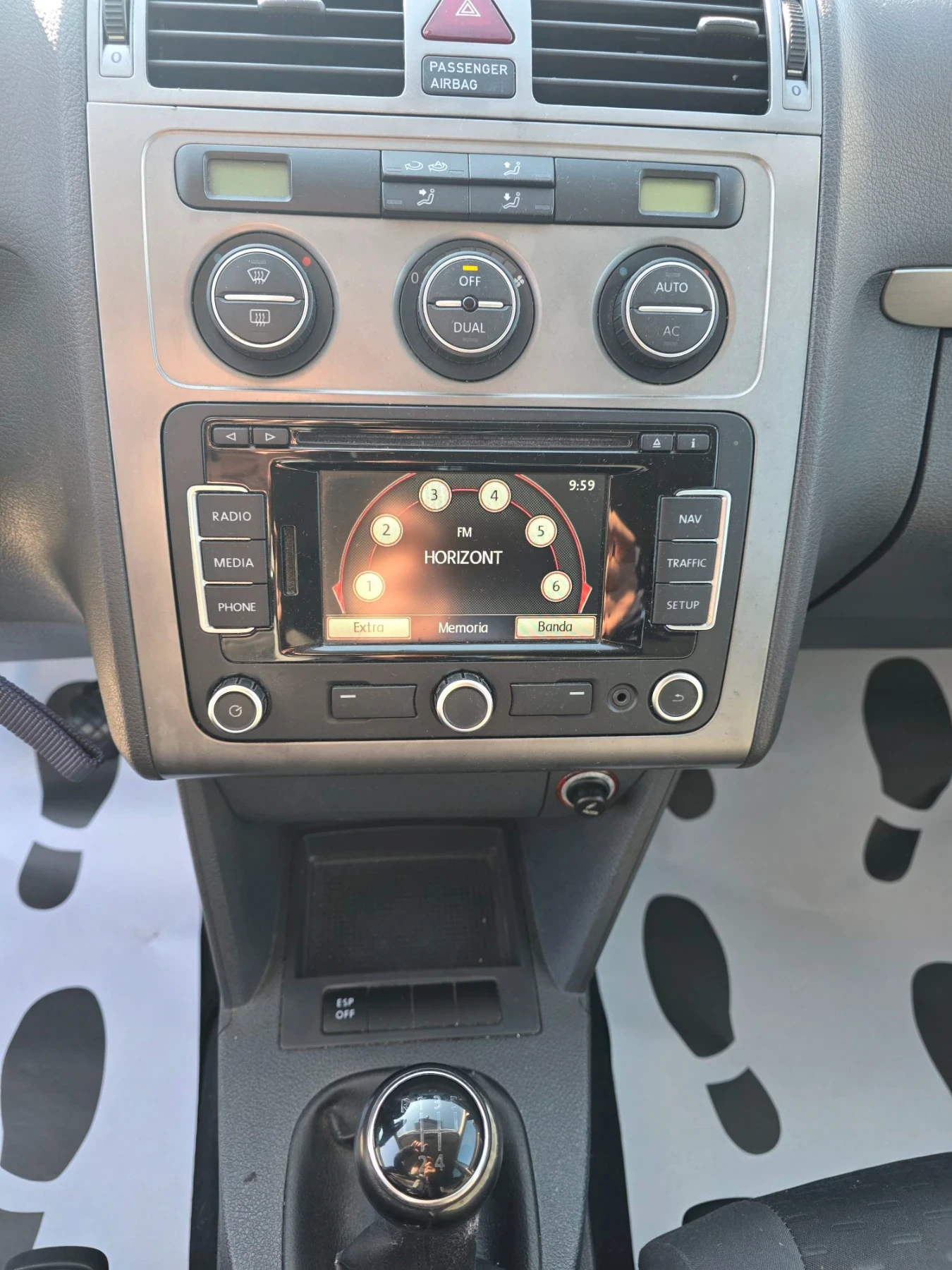 VW Touran 1.6i 102кс Лизинг, снимка 13 - Автомобили и джипове - 56562802