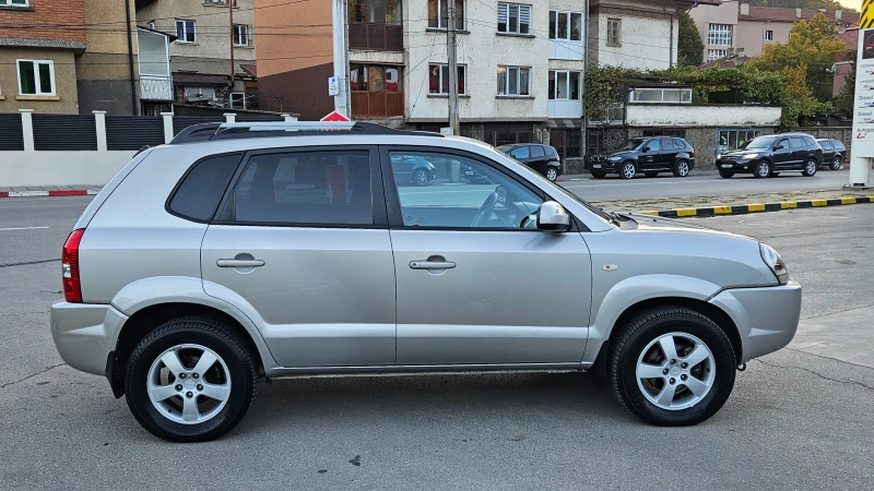 Hyundai Tucson 2.0 Crdi FACELIFT/6skorosti/Klimatik, снимка 7 - Автомобили и джипове - 52129682
