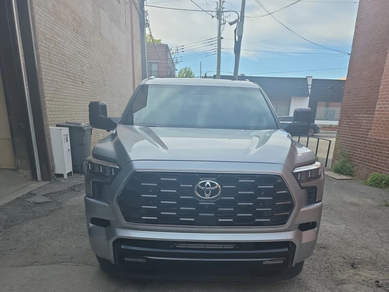 Toyota Sequoia * Platinum 4WD * CARFAX * БЕЗ ПЪРВОНАЧАЛНА ВНОСКА, снимка 6 - Автомобили и джипове - 53203715