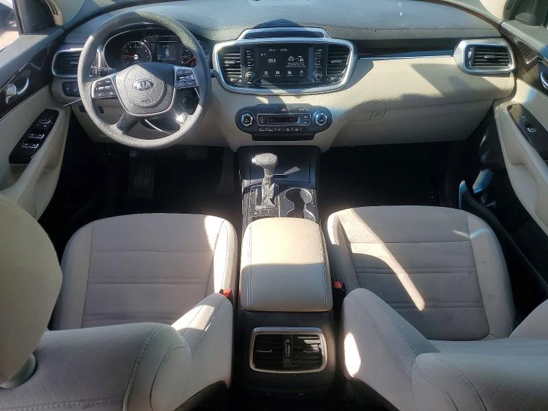 Kia Sorento 3.3L 6 Front-wheel Drive, снимка 8 - Автомобили и джипове - 53865805