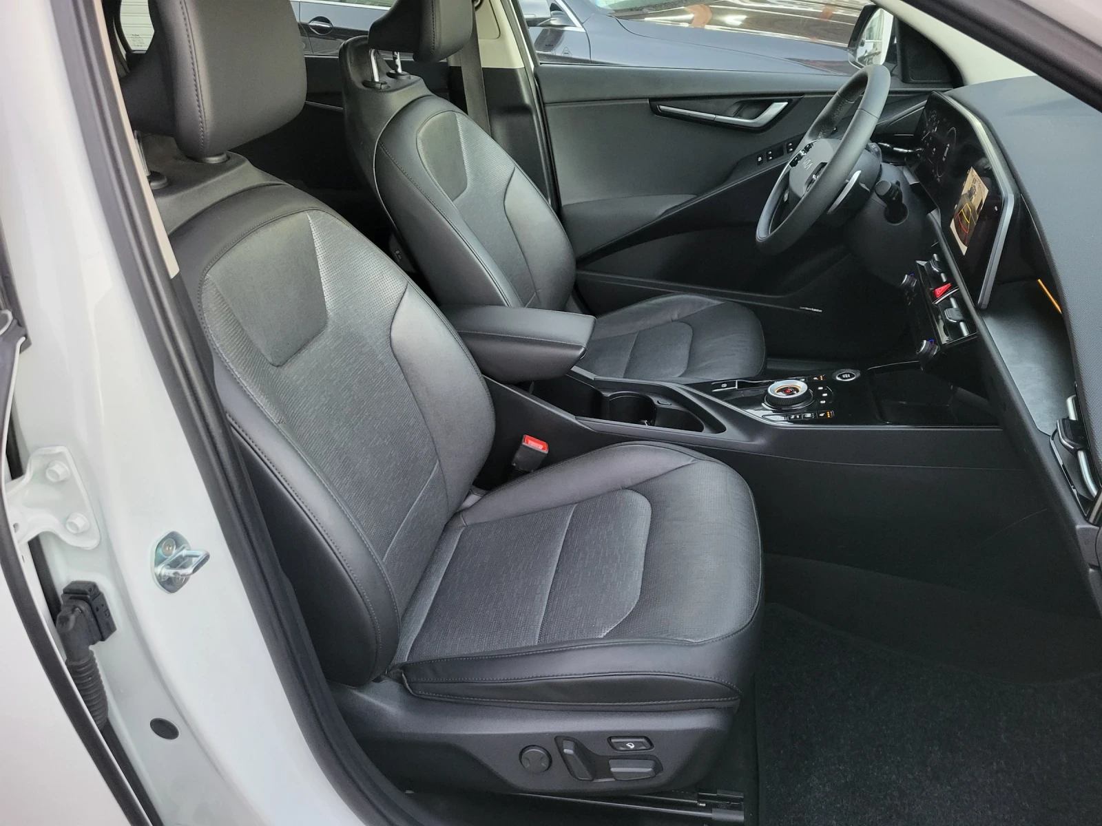 Kia Niro 1.6 HYBRID EURO 6D ��� ���� ������ | Mobile.bg � ����������� 14