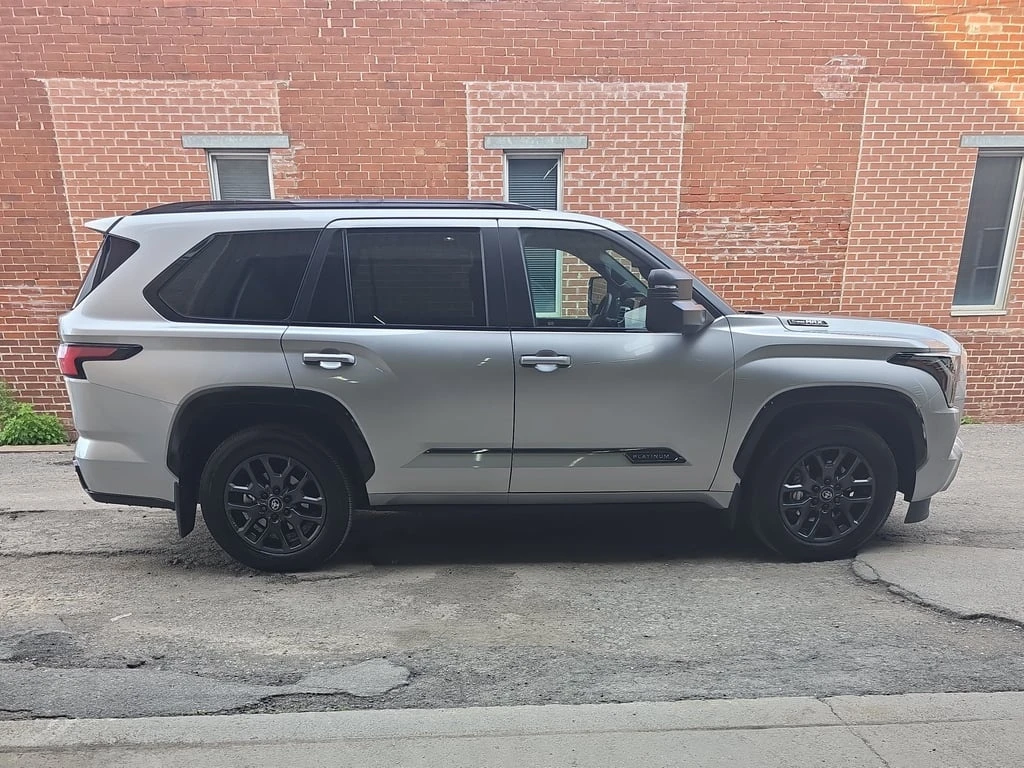 Toyota Sequoia * Platinum 4WD * CARFAX * БЕЗ ПЪРВОНАЧАЛНА ВНОСКА - изображение 3