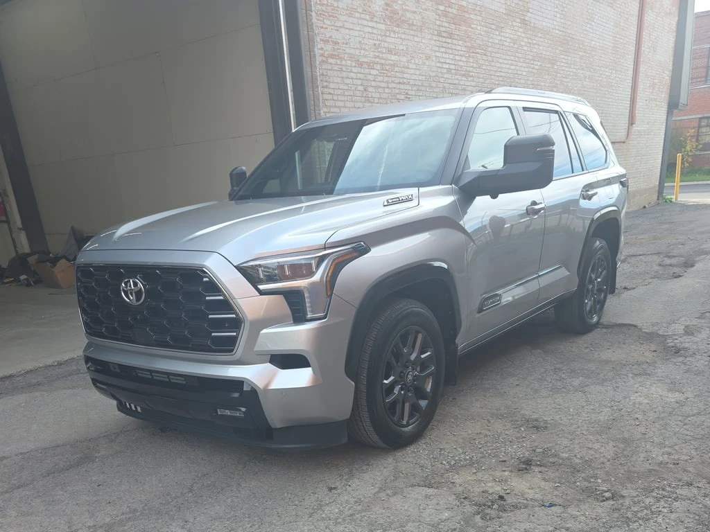 Toyota Sequoia * Platinum 4WD * CARFAX * ��� ������������ ������ | Mobile.bg � ����������� 1