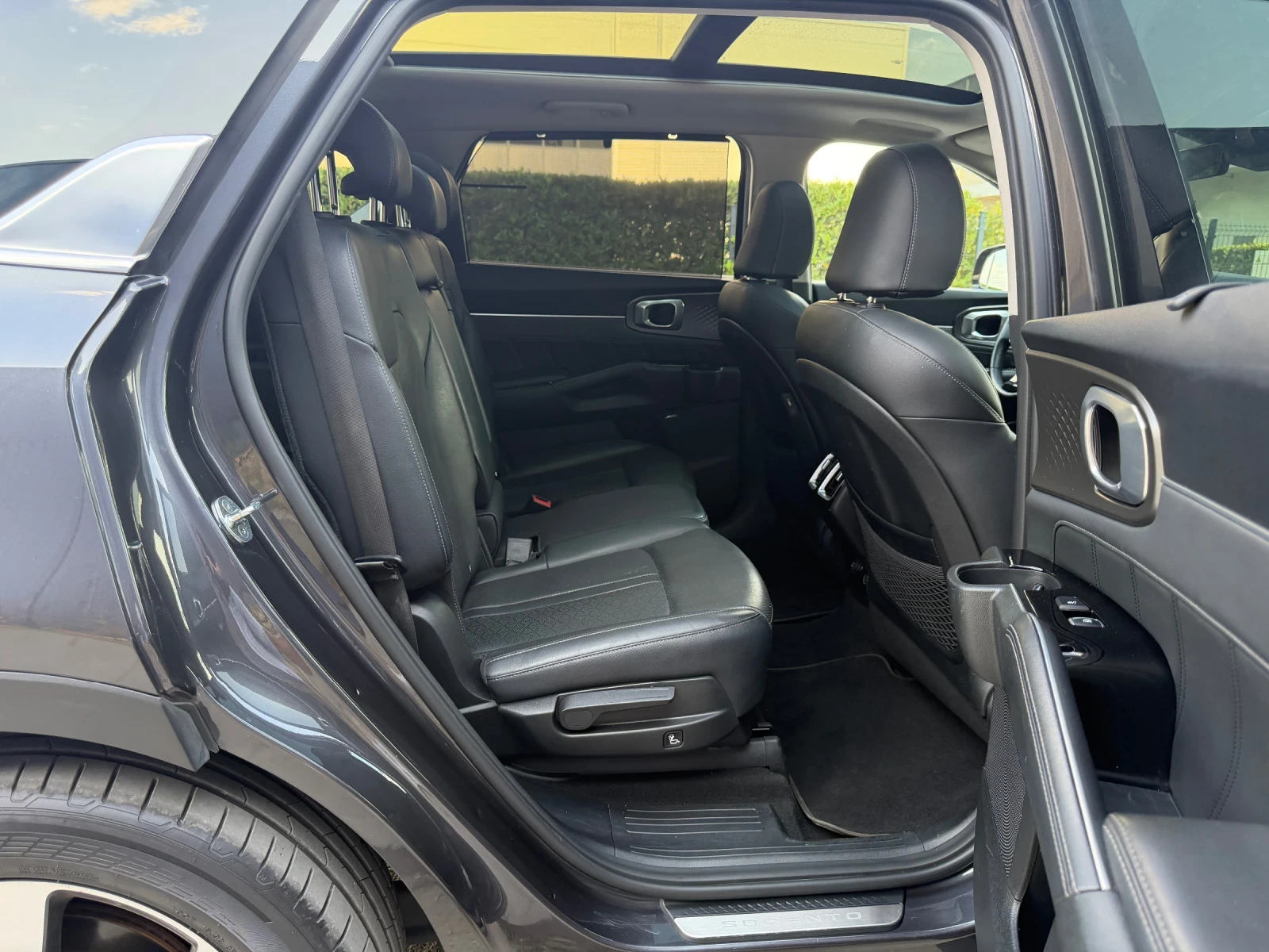 Kia Sorento 1.6 T-GDI PLUG-IN 265кс 4x4 PLATINUM/ПАНО 7Местна, снимка 11 - Автомобили и джипове - 56216201