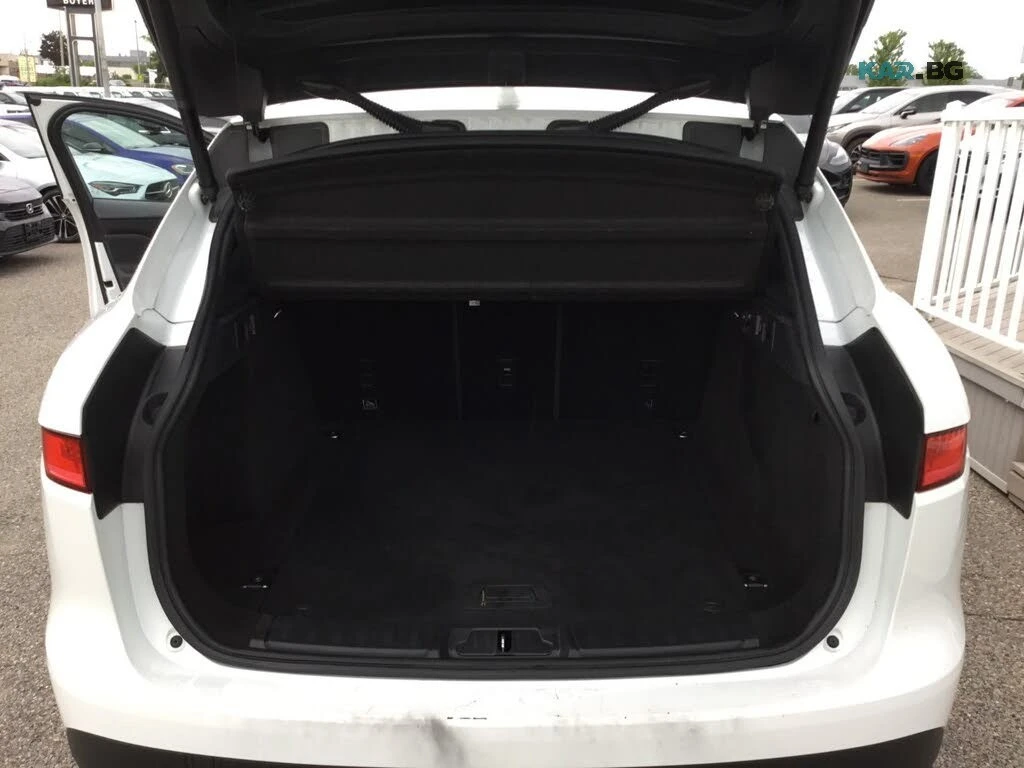 Jaguar F-PACE 20d * Premium * АвтоКредит * (ЦЕНА ДО БГ), снимка 10 - Автомобили и джипове - 56240424