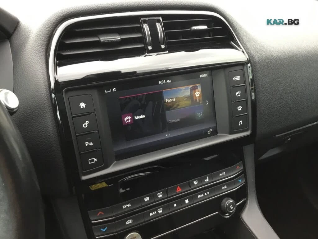 Jaguar F-PACE 20d * Premium * АвтоКредит * (ЦЕНА ДО БГ), снимка 14 - Автомобили и джипове - 56240424