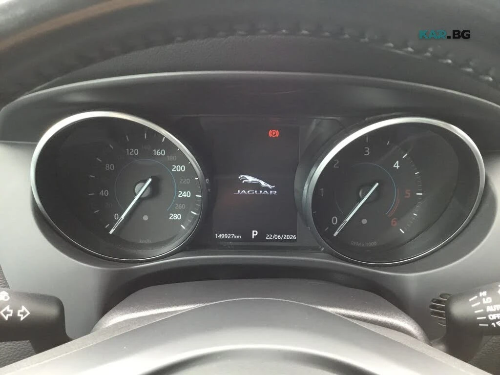 Jaguar F-PACE 20d * Premium * АвтоКредит * (ЦЕНА ДО БГ), снимка 13 - Автомобили и джипове - 56240424