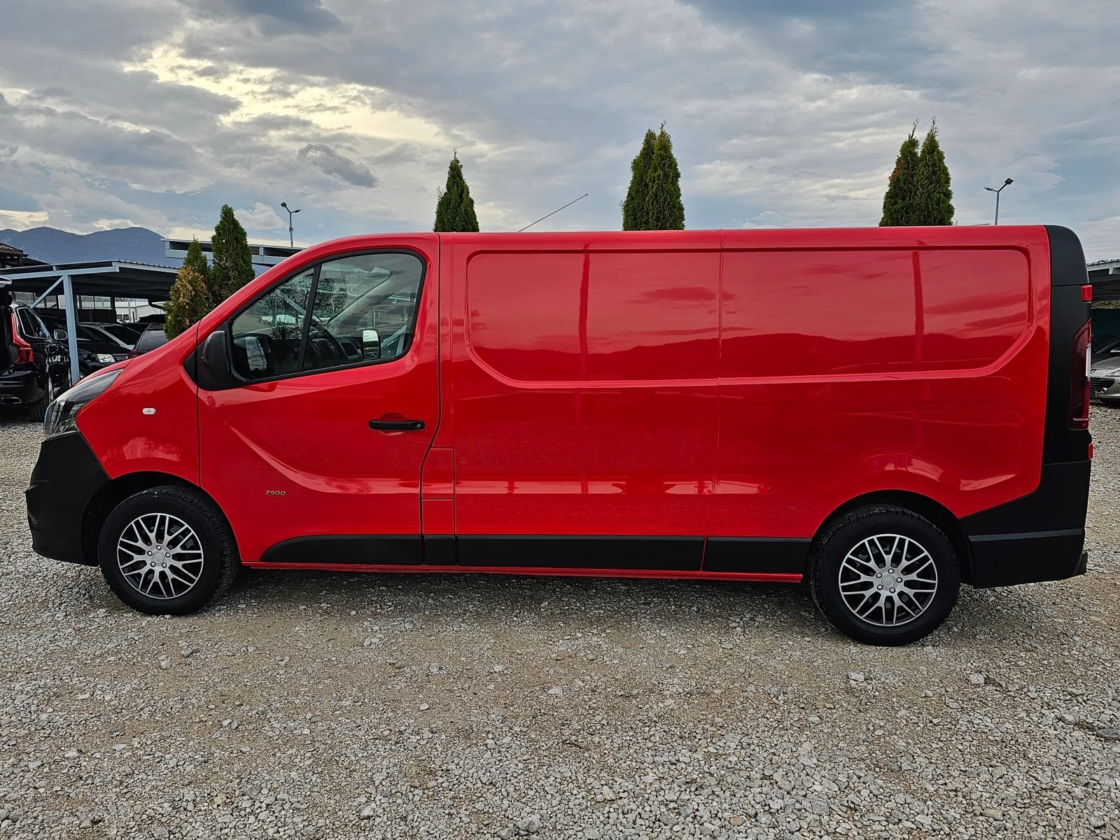 Opel Vivaro 1.6  125кс ! ! ДЪЛГА БАЗА ! ! КЛИМАТИК - изображение 6