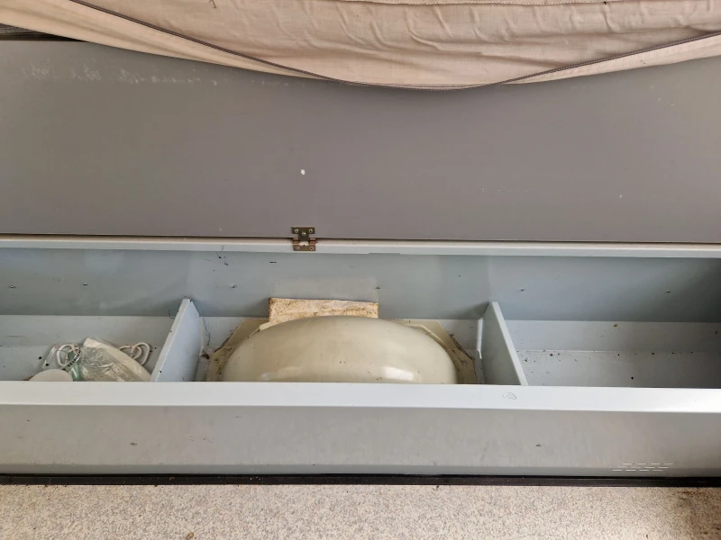 Каравана Adria Ремарке Палатка 5 МЕСТА , снимка 13 - Каравани и кемпери - 50417964