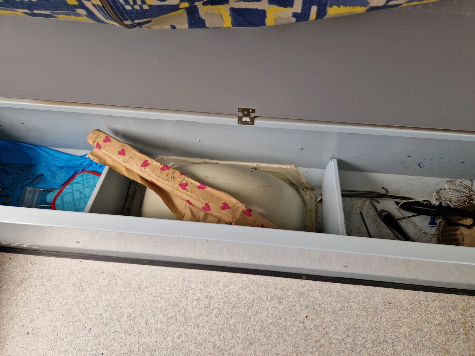  Adria   5   | Mobile.bg   12